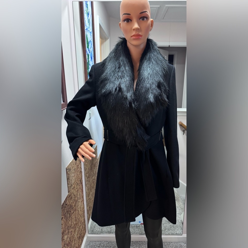 CALVIN KLEIN Faux Fur Collar Size 4
